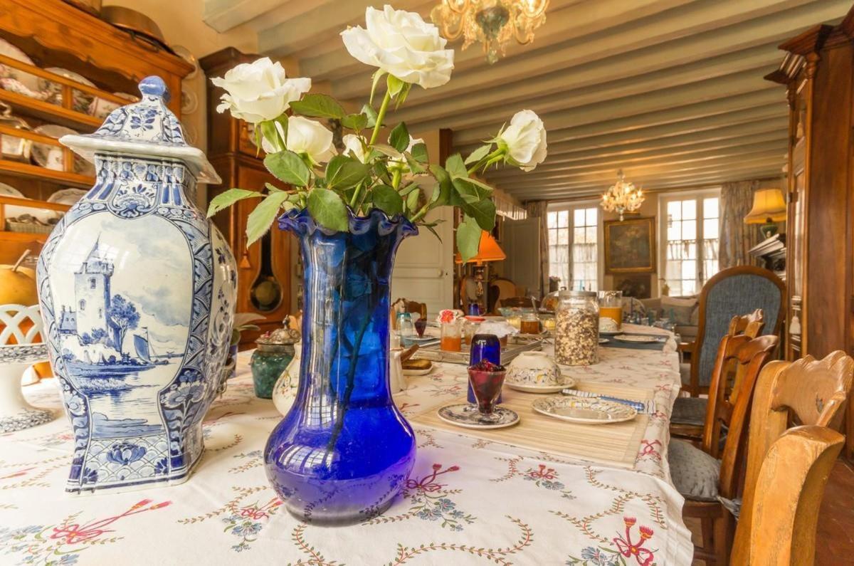 La Maison Bleue Arquian Luaran gambar