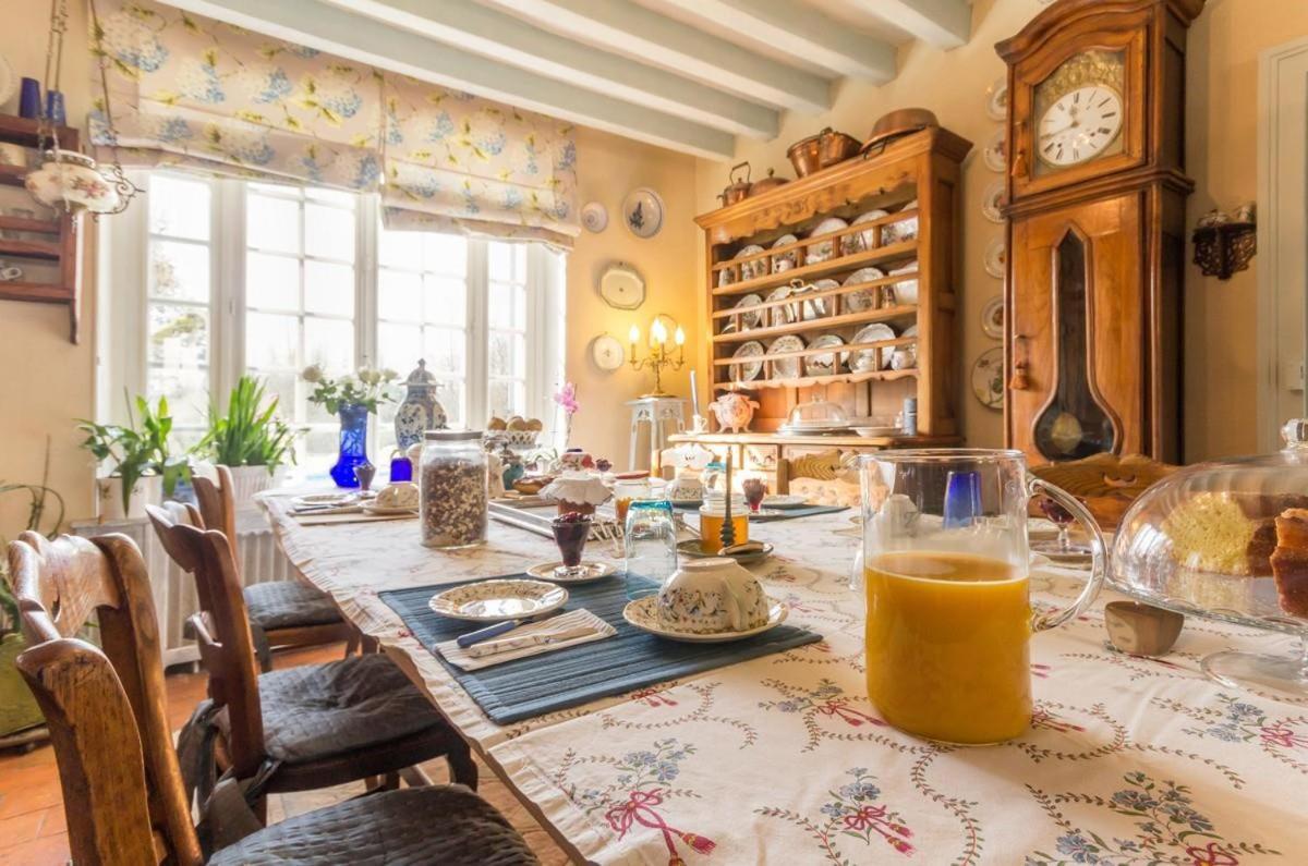 La Maison Bleue Arquian Luaran gambar